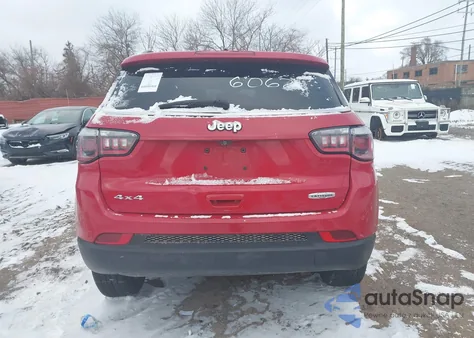 2018 Jeep Compass Latitude 4X4 from USA, damaged, VIN 3C4NJDBB2JT456062